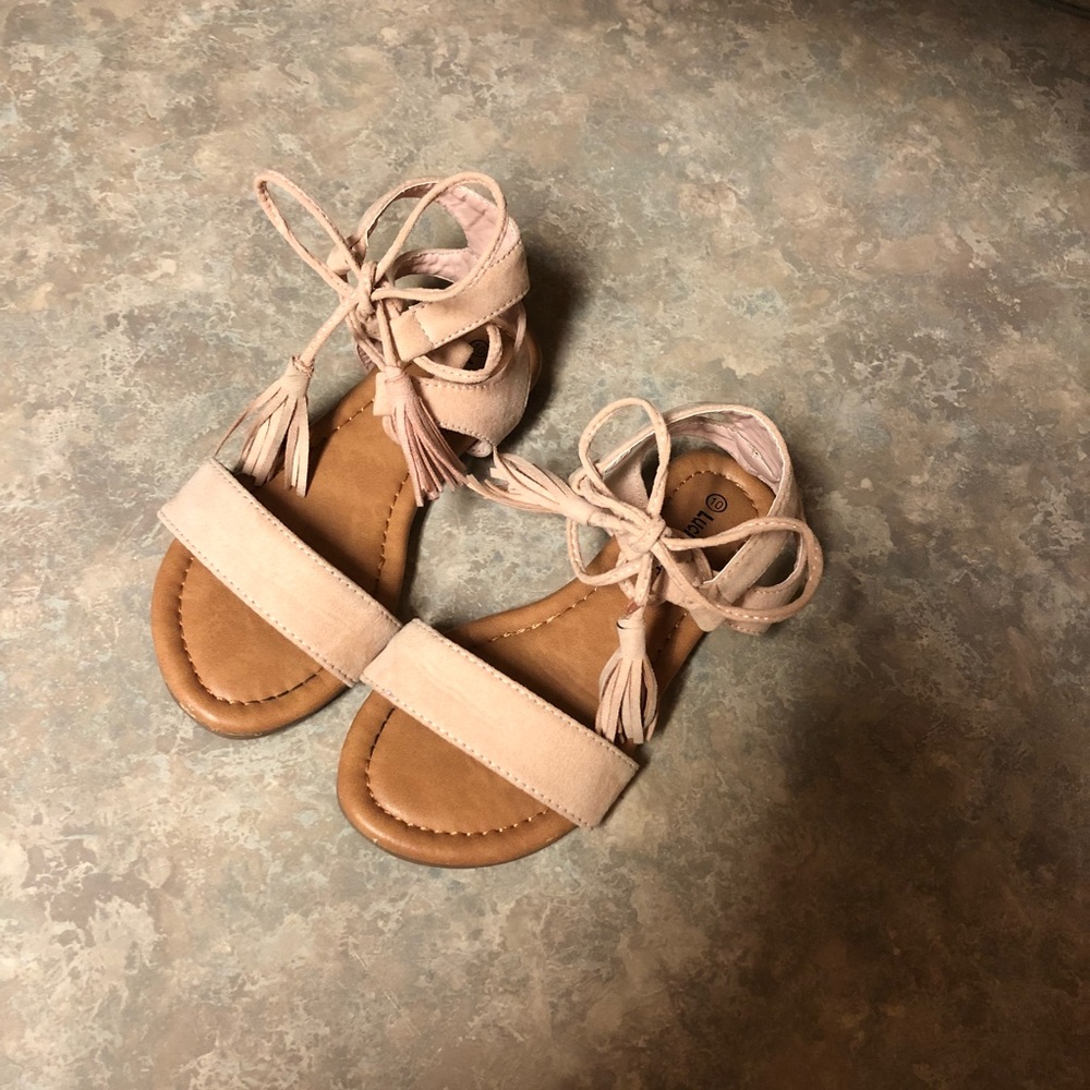 .::SOLD::.Cute sandals